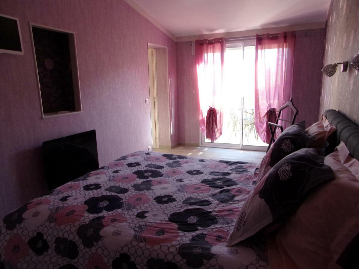 19 Rue Du Cadran Leilighet Montmorillon Eksteriør bilde